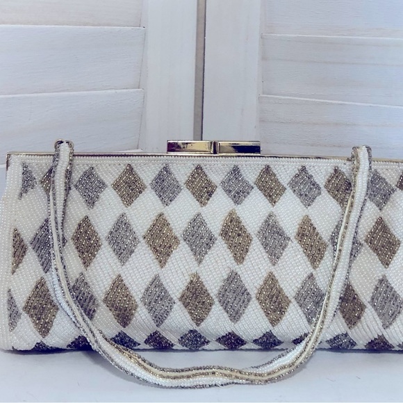 Vintage Handbags - Vintage beaded diamond pattern silver golden cream clutch elbow small purse